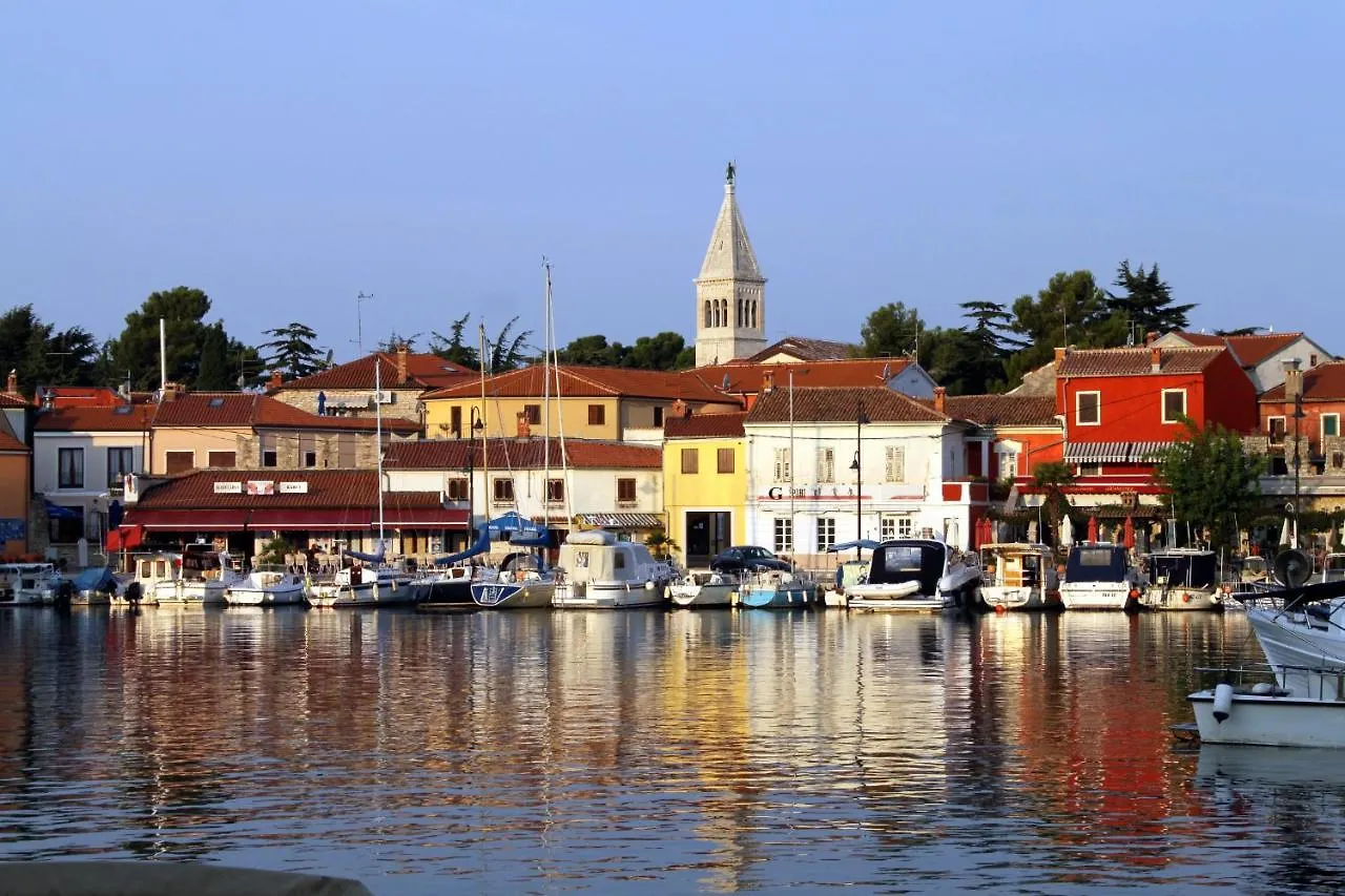 Apartments With A Parking Space Novigrad - 7135 克罗地亚