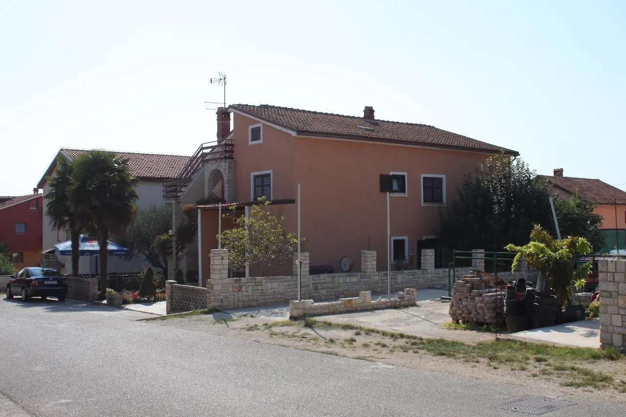 Apartments With A Parking Space Novigrad - 7135  Novigrad Istria