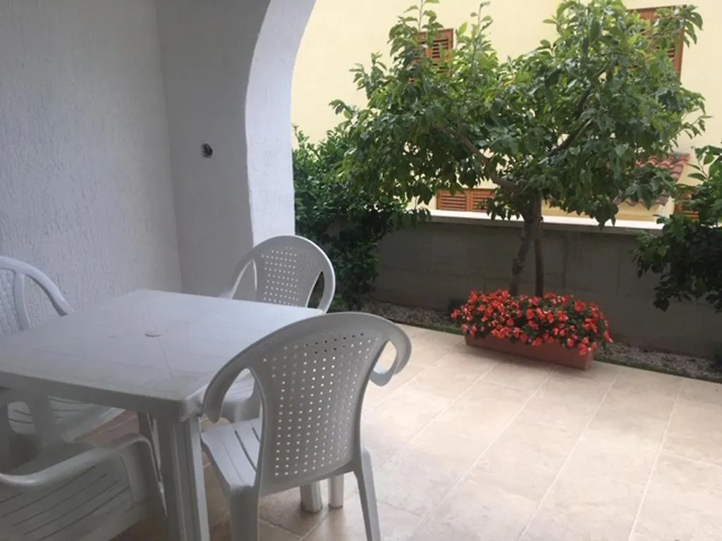 Apartments With A Parking Space Novigrad - 7135