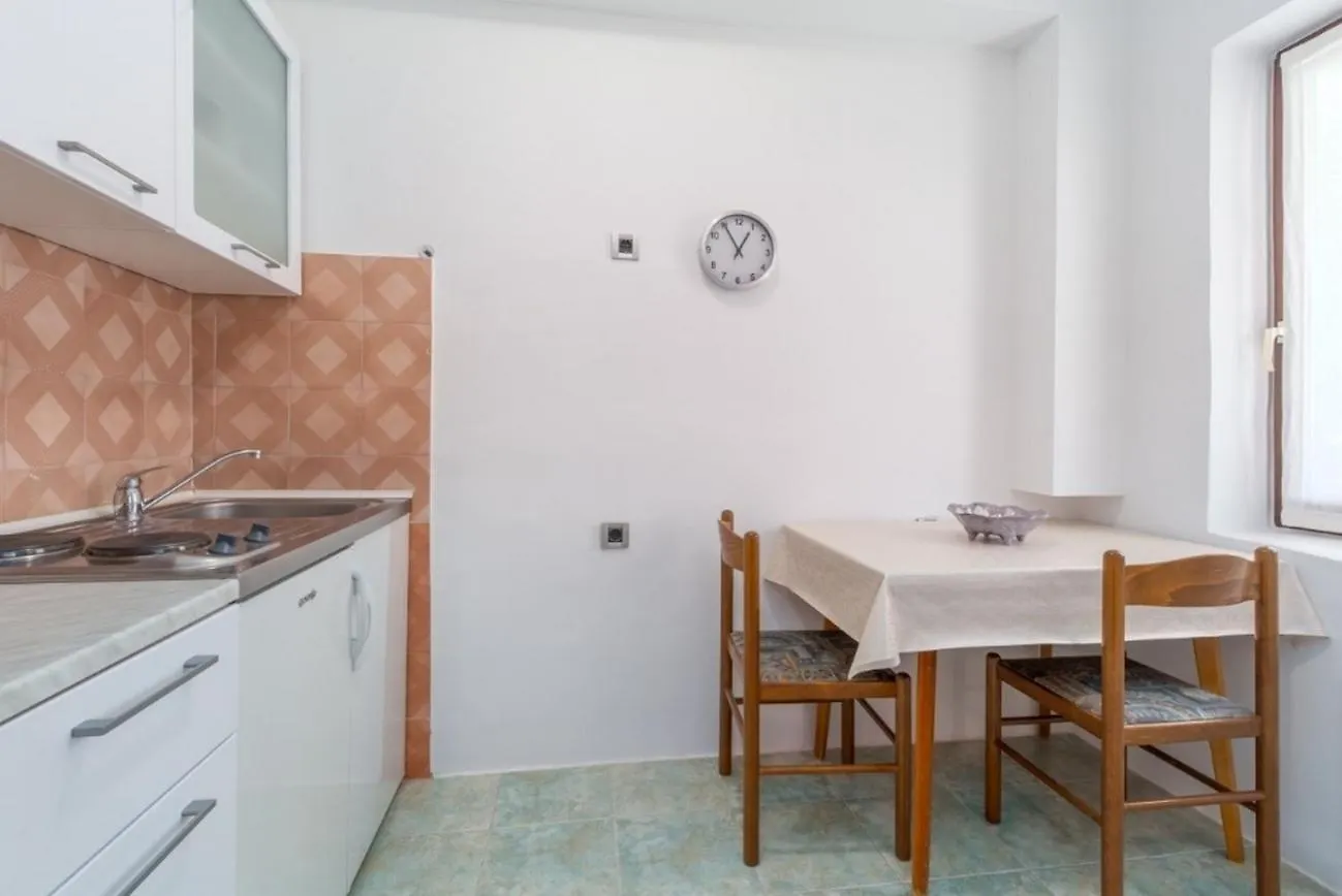 Apartments With A Parking Space Novigrad - 7135