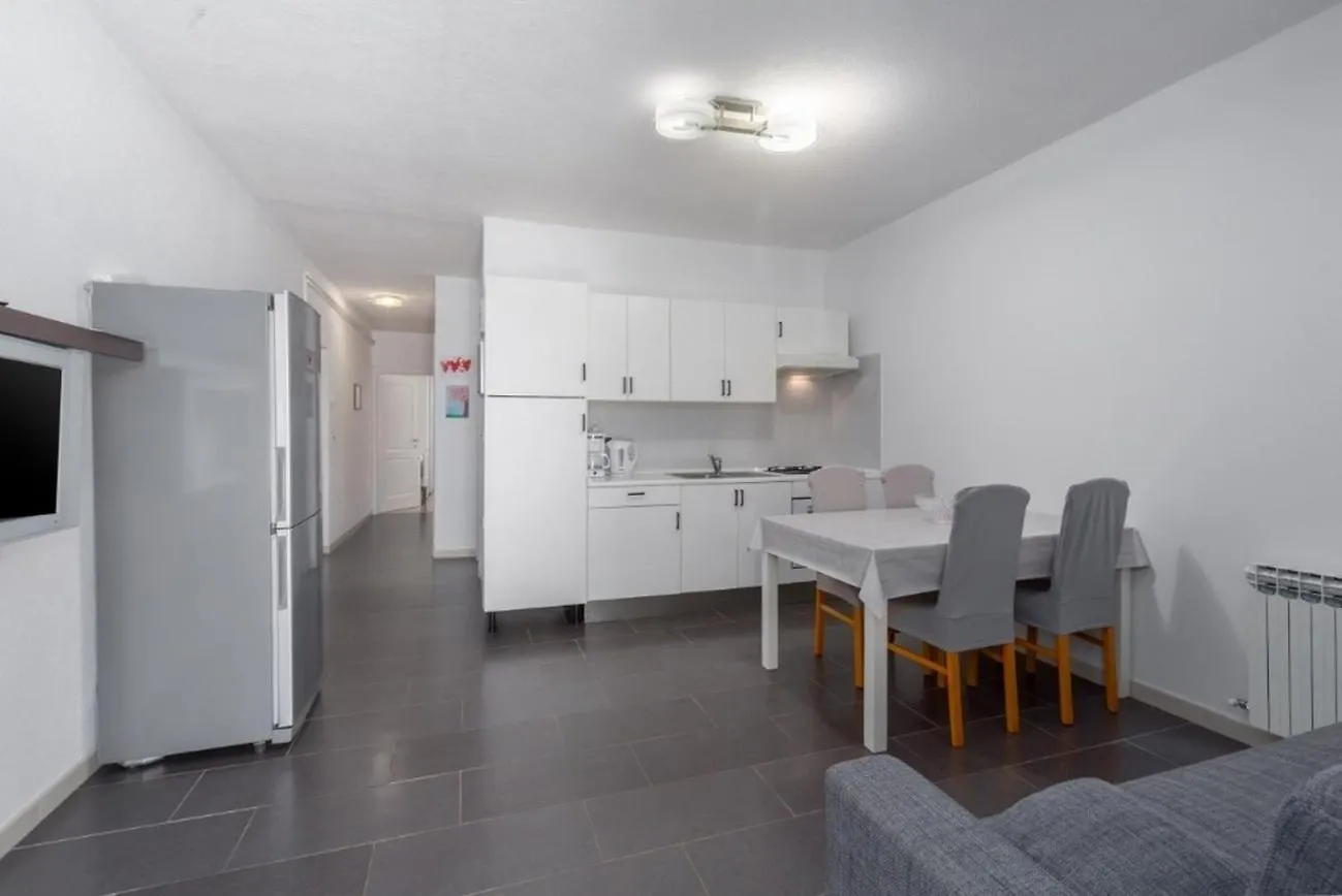Apartments With A Parking Space Novigrad - 7135 Novigrad (Istria)