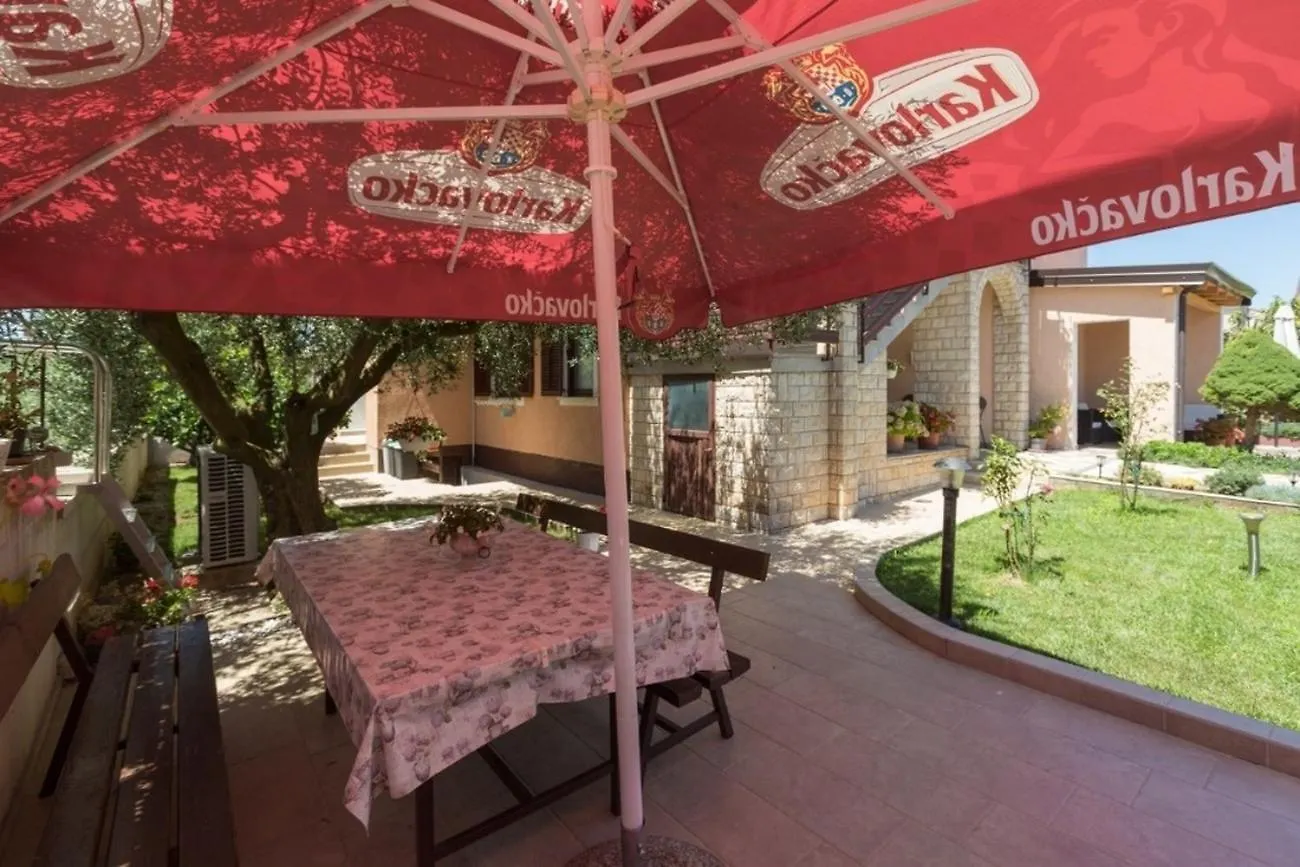 Apartments With A Parking Space Novigrad - 7135 Croatia