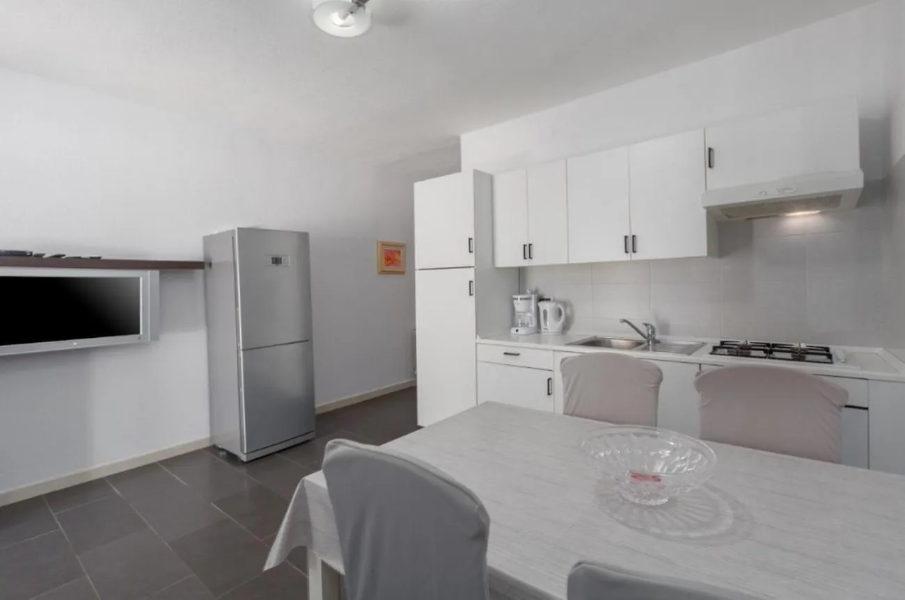 Apartments With A Parking Space Novigrad - 7135